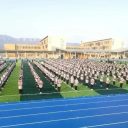 青島為明學(xué)校中小學(xué)部舉行“騏驥啟新程，馳騁向未來”及“學(xué)雷鋒·守秩序”主題升旗儀式